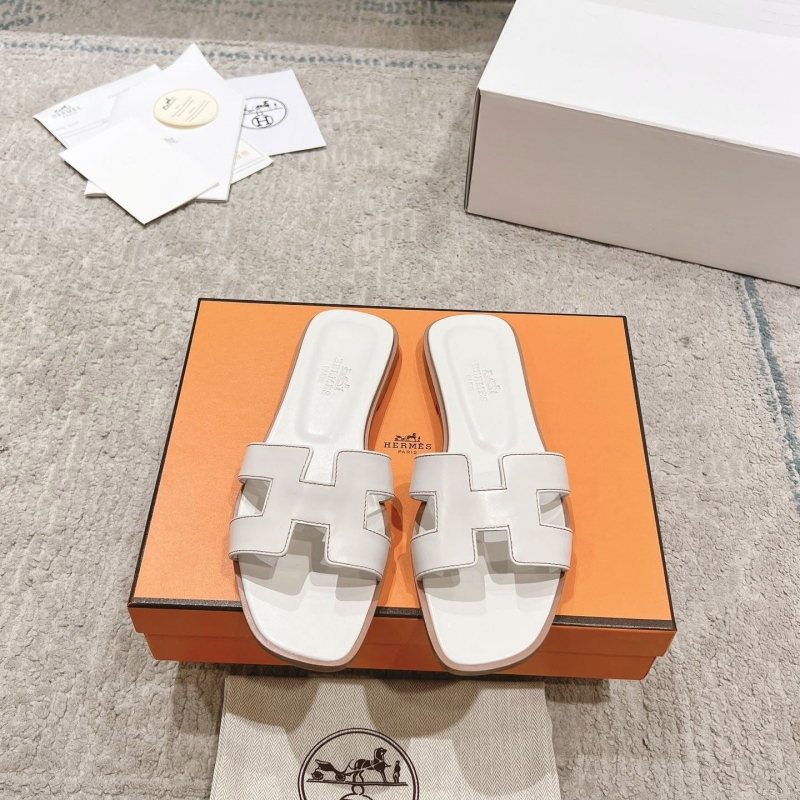 H**mes slippers